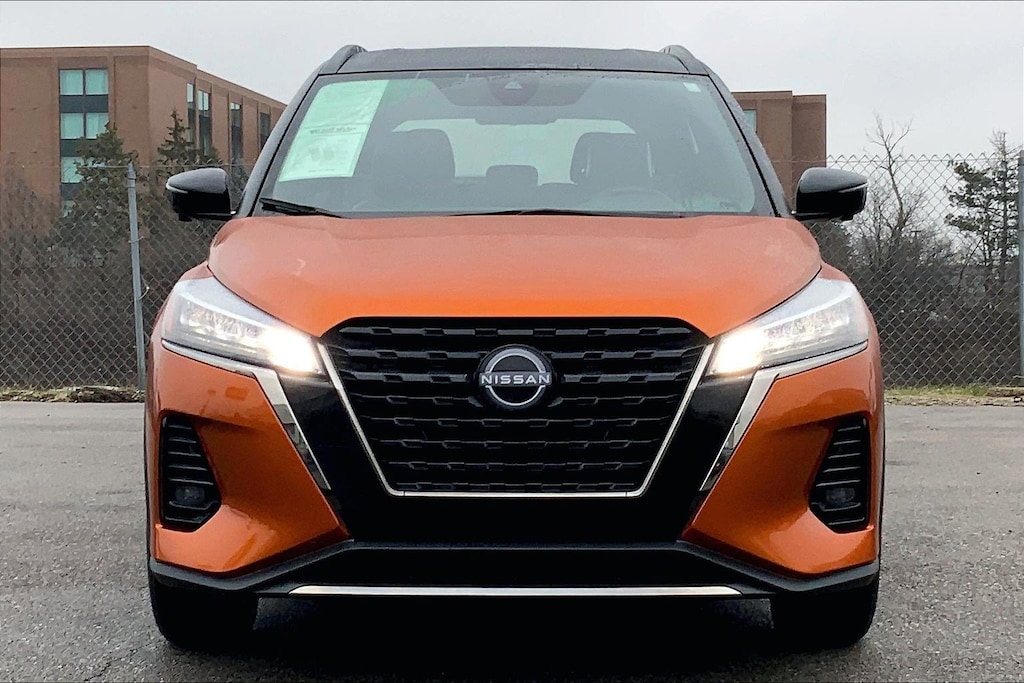 Used 2023 Nissan Kicks SR FWD SUV