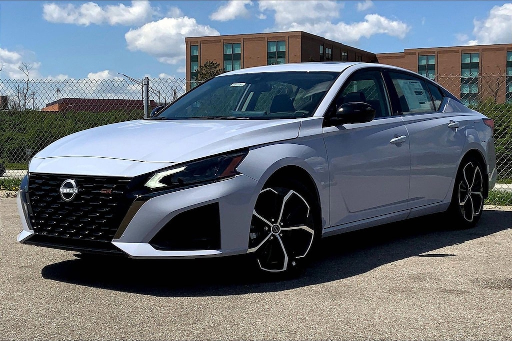 New 2025 Nissan Altima SR 4dr Car