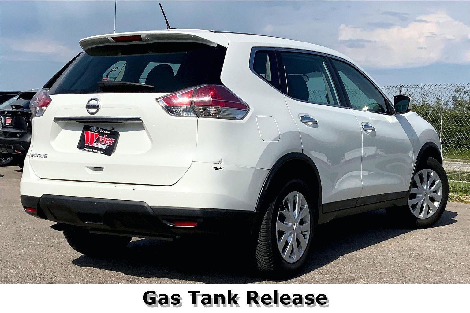 2015 Nissan Rogue S - Photo 13