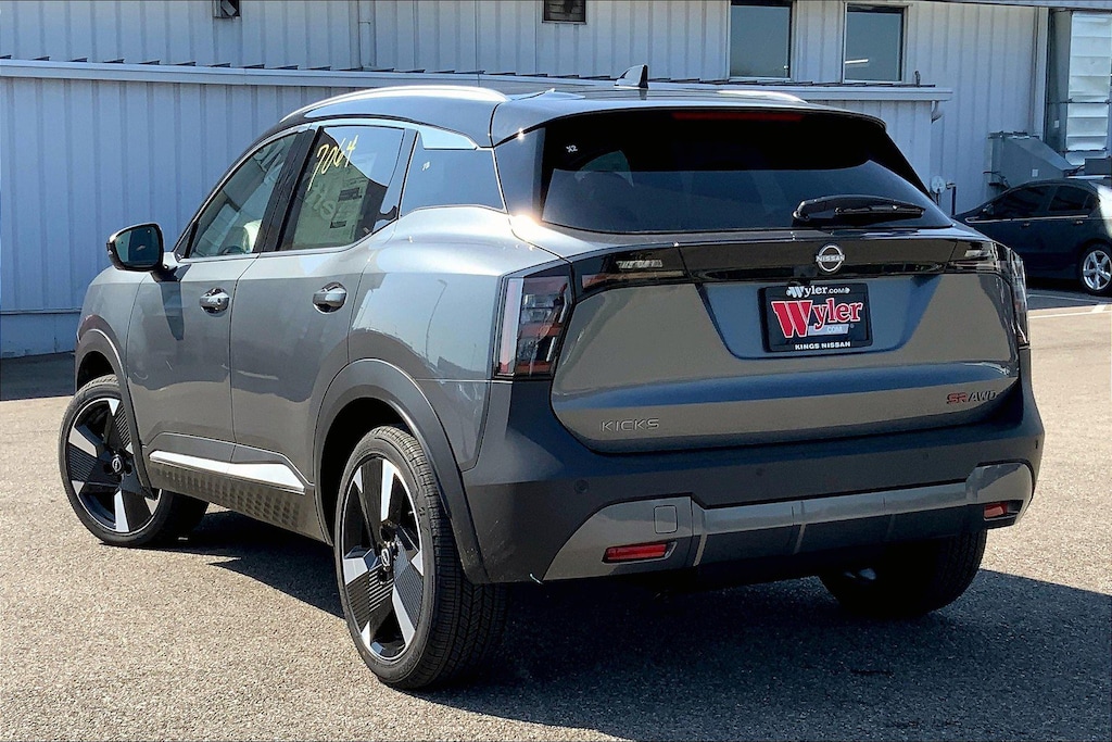 New 2025 Nissan Kicks SR Sport Utility