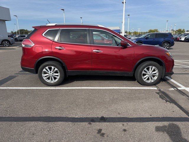 Used 2015 Nissan Rogue SV with VIN 5N1AT2MV2FC770863 for sale in Cincinnati, OH