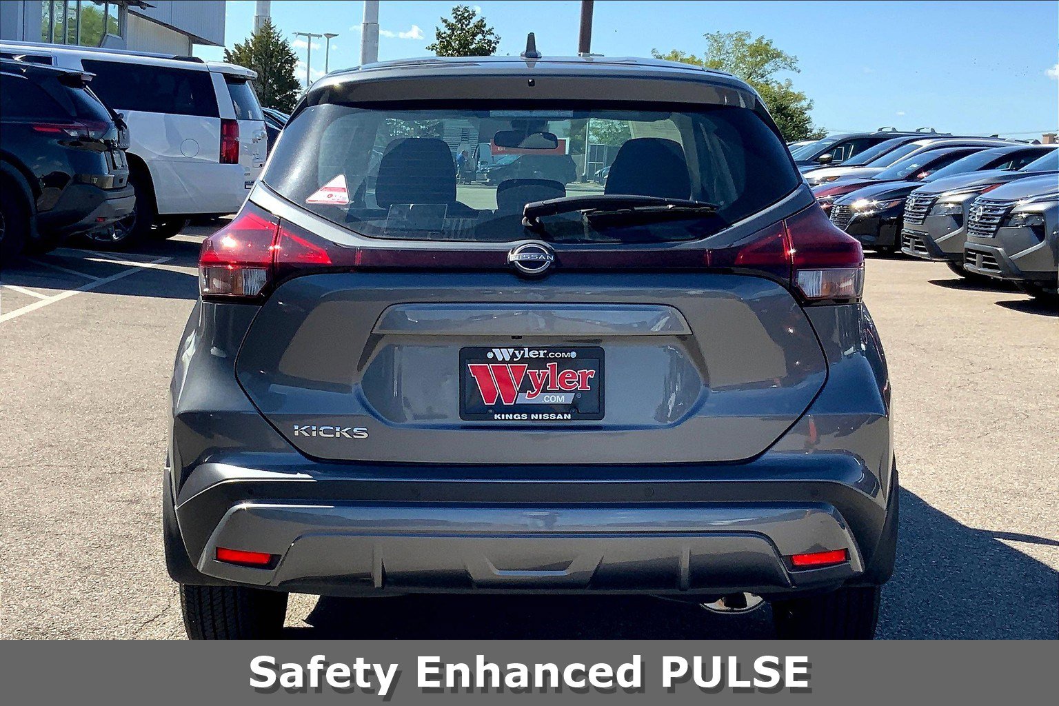 2024 Nissan Kicks S photo 3