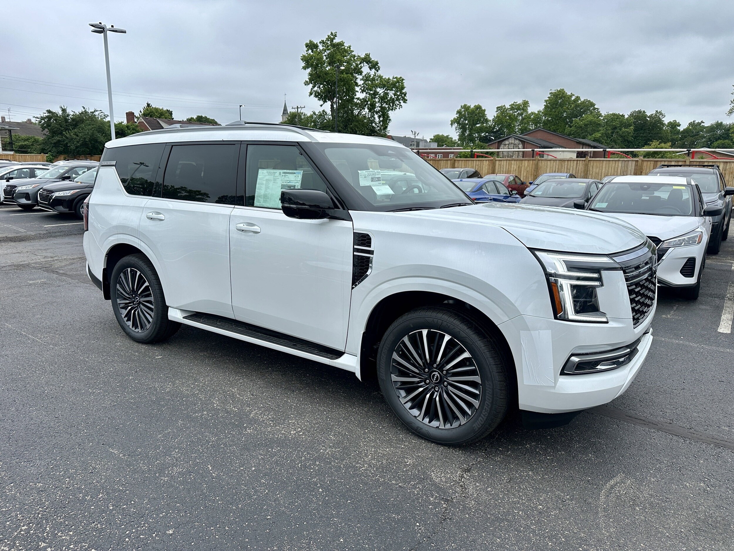 2025 Nissan Armada Platinum Reserve photo 2