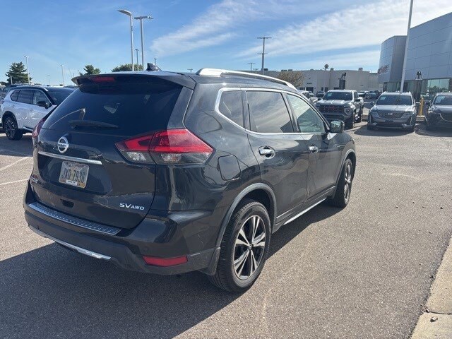 2019 Nissan Rogue SV photo 4