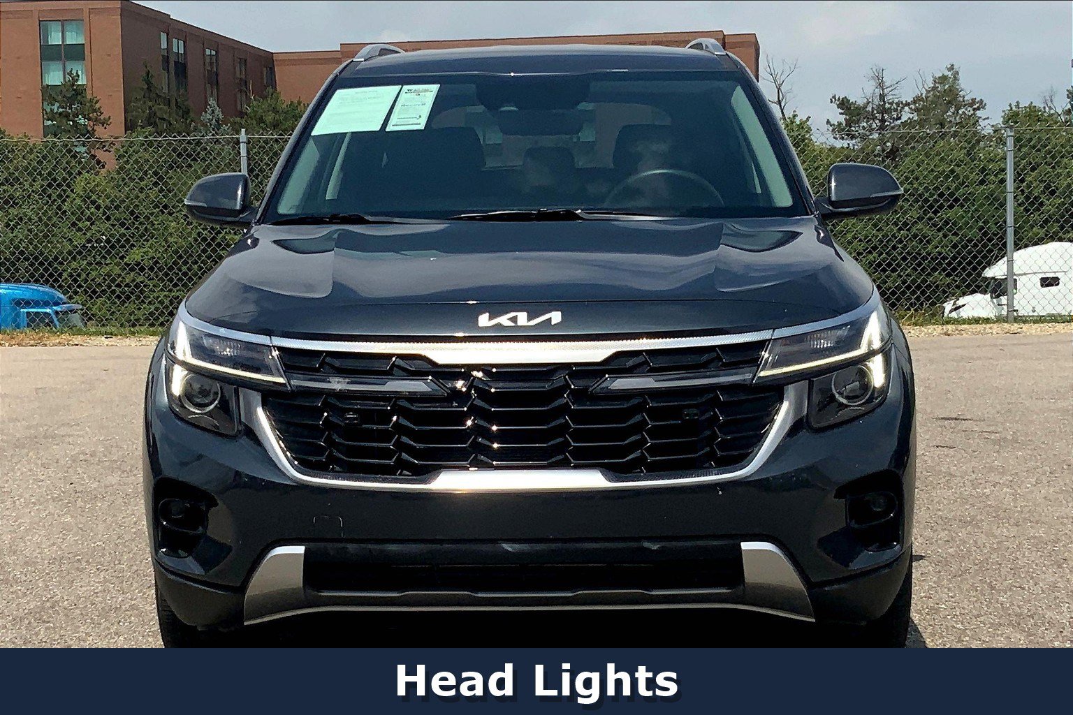 2024 Kia Seltos S photo 2