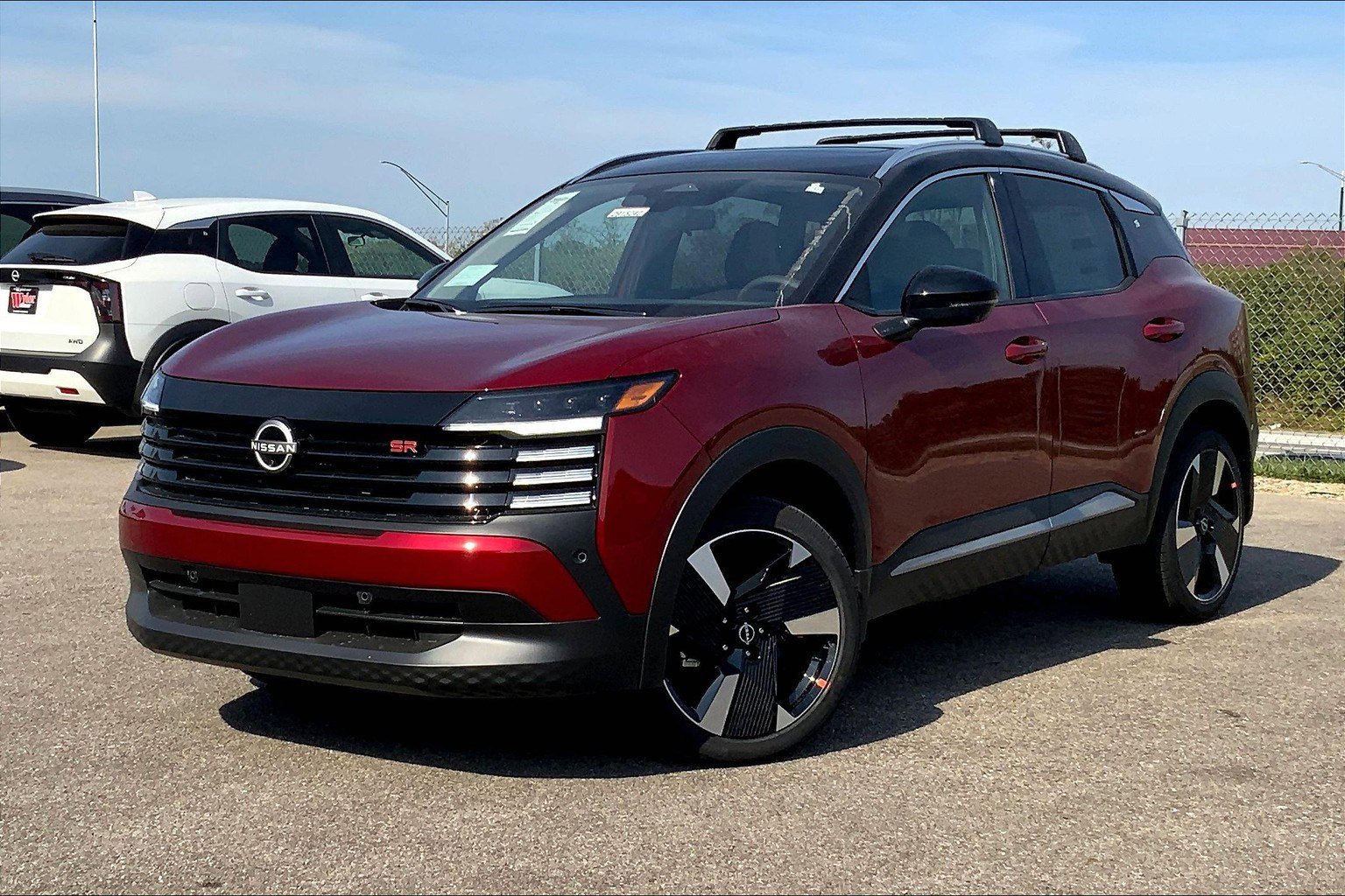 2026 Nissan Kicks SR photo 2
