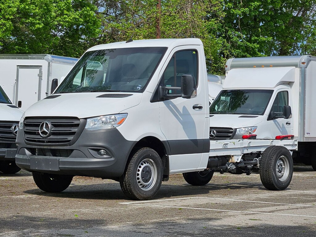 New 2024 Mercedes-Benz Sprinter 3500 XD Chassis Cab Chassis 144 WB Truck 144" WB RWD