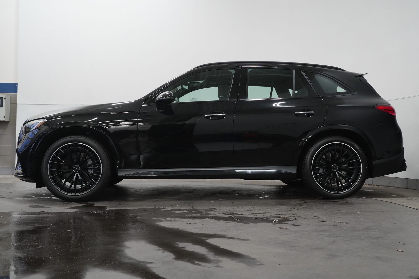 2026 Mercedes Benz GLC 43 AMG photo 4