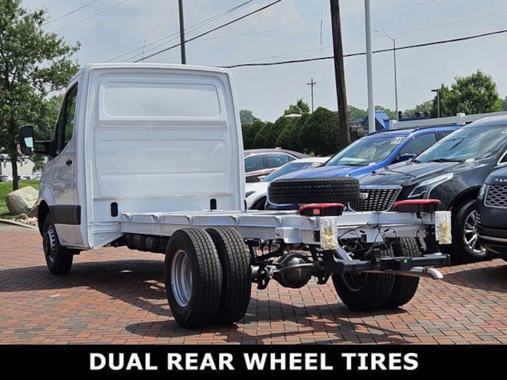 New 2024 Mercedes-Benz Sprinter 3500 Cab Chassis 170 WB Truck 170" WB AWD
