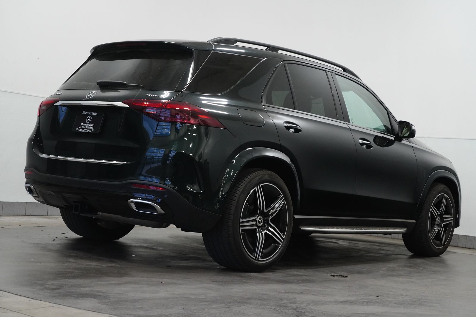 2025 Mercedes Benz GLE 350 4MATIC photo 2