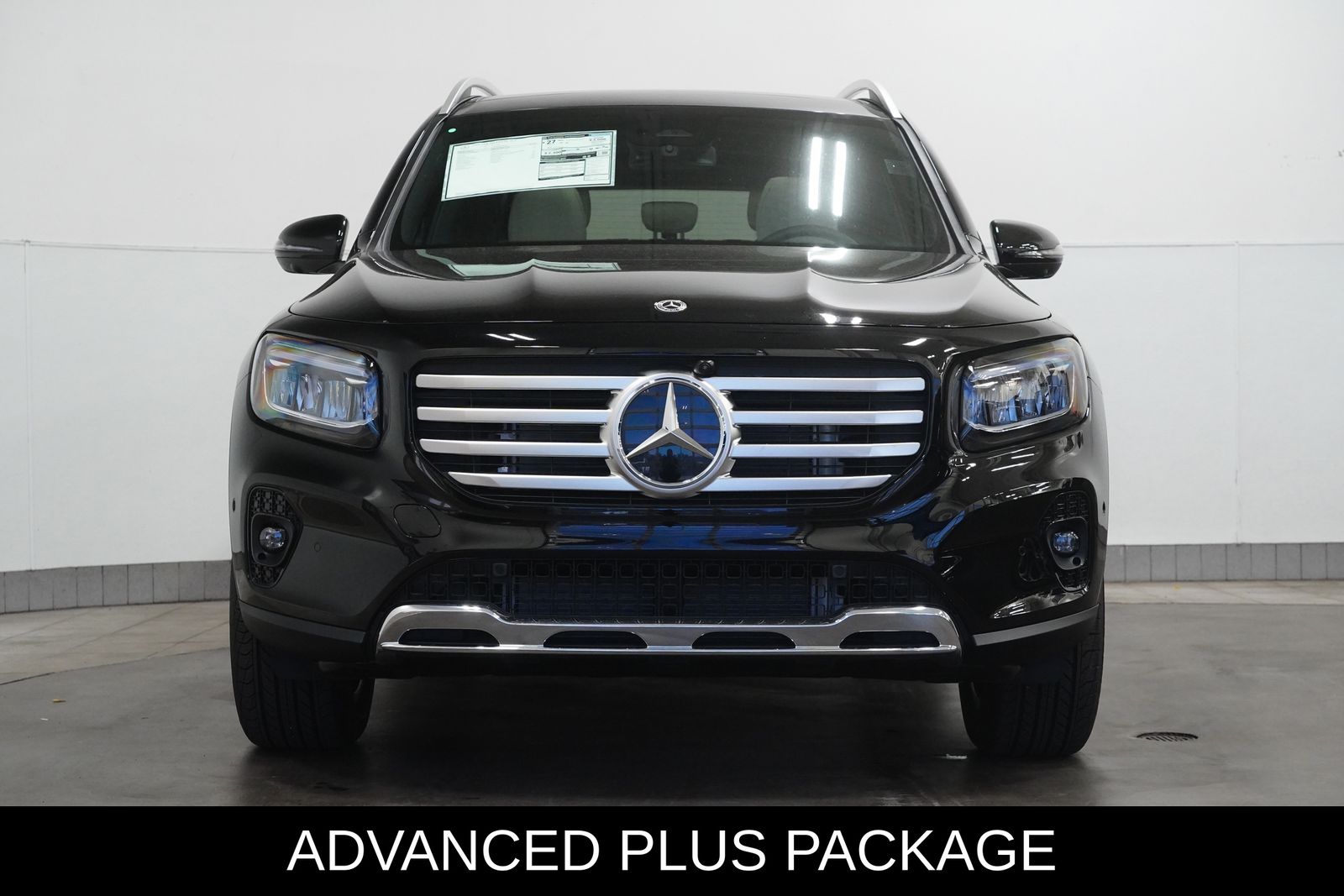 2026 Mercedes Benz GLB 250 4MATIC photo 3