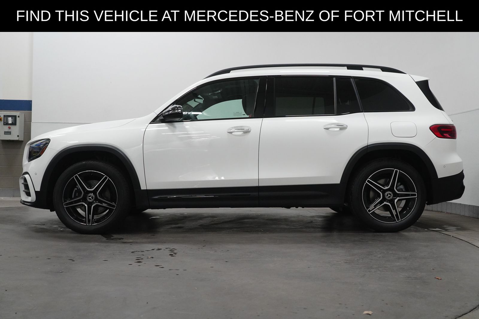 2026 Mercedes Benz GLB 250 4MATIC photo 4