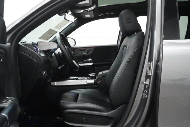 2022 Mercedes Benz GLB 250 4MATIC photo 2