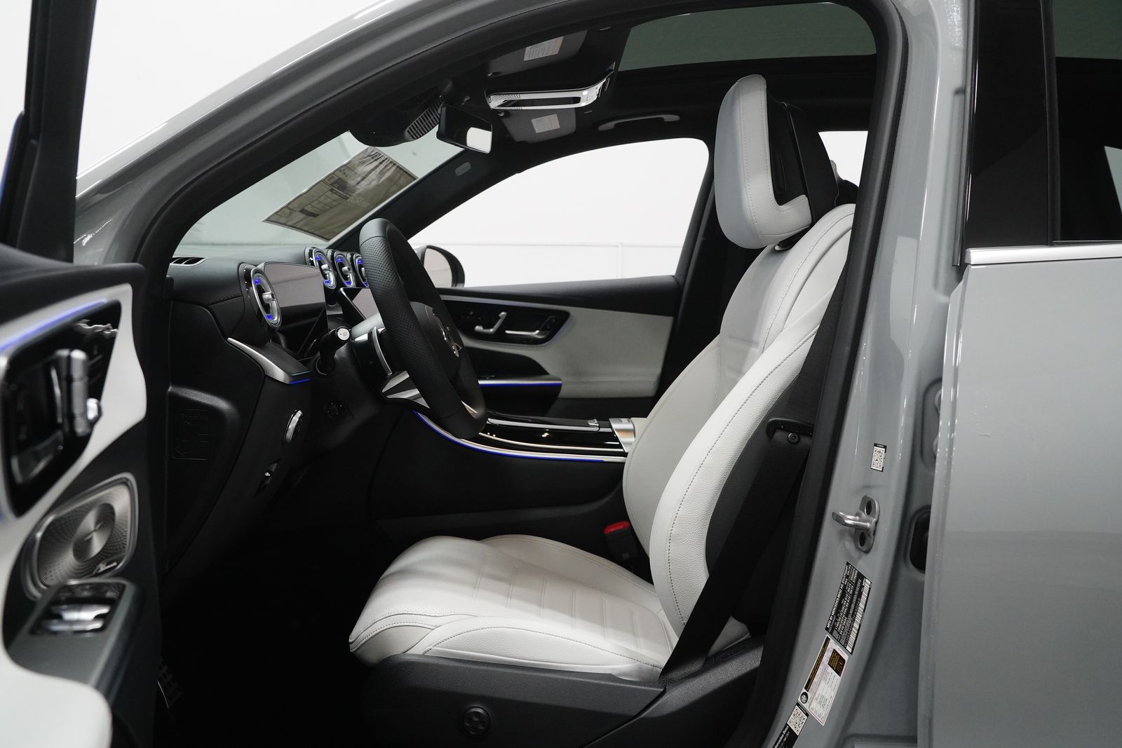 2026 Mercedes Benz GLC 300 4MATIC photo 2