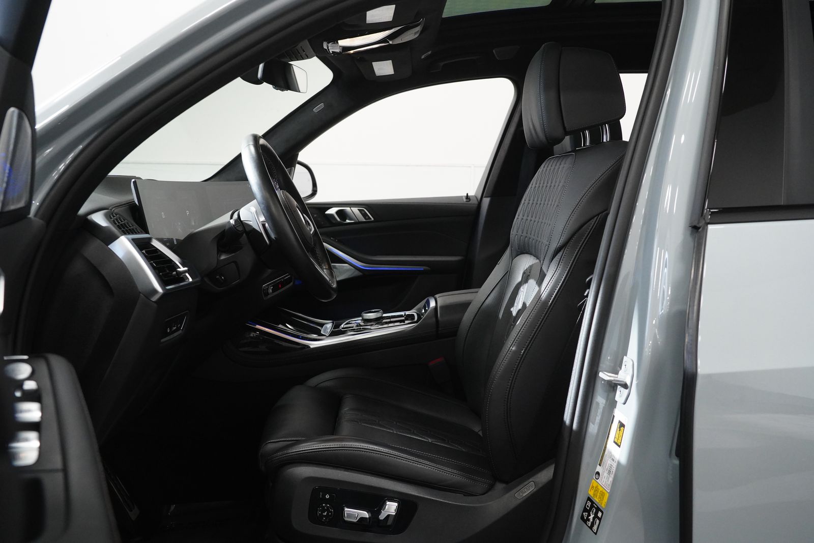 2024 Bmw X7 M60i photo 2