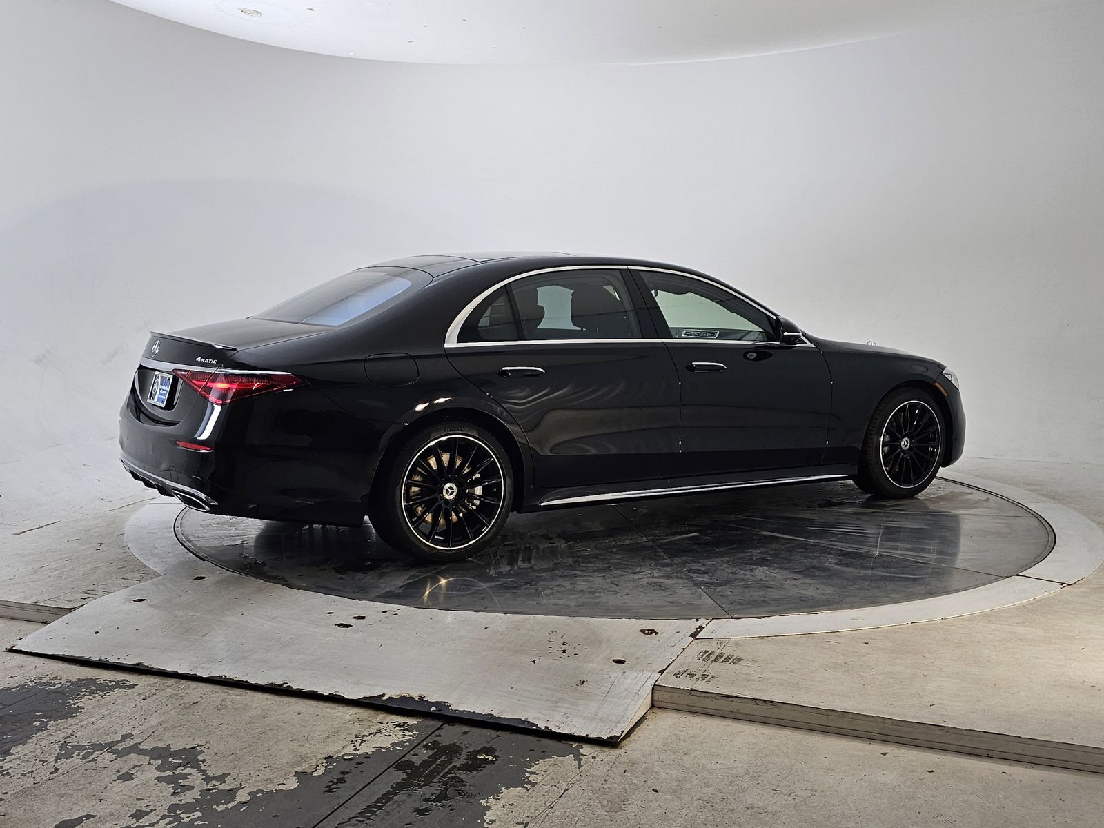 2026 Mercedes Benz S 580 4MATIC photo 2