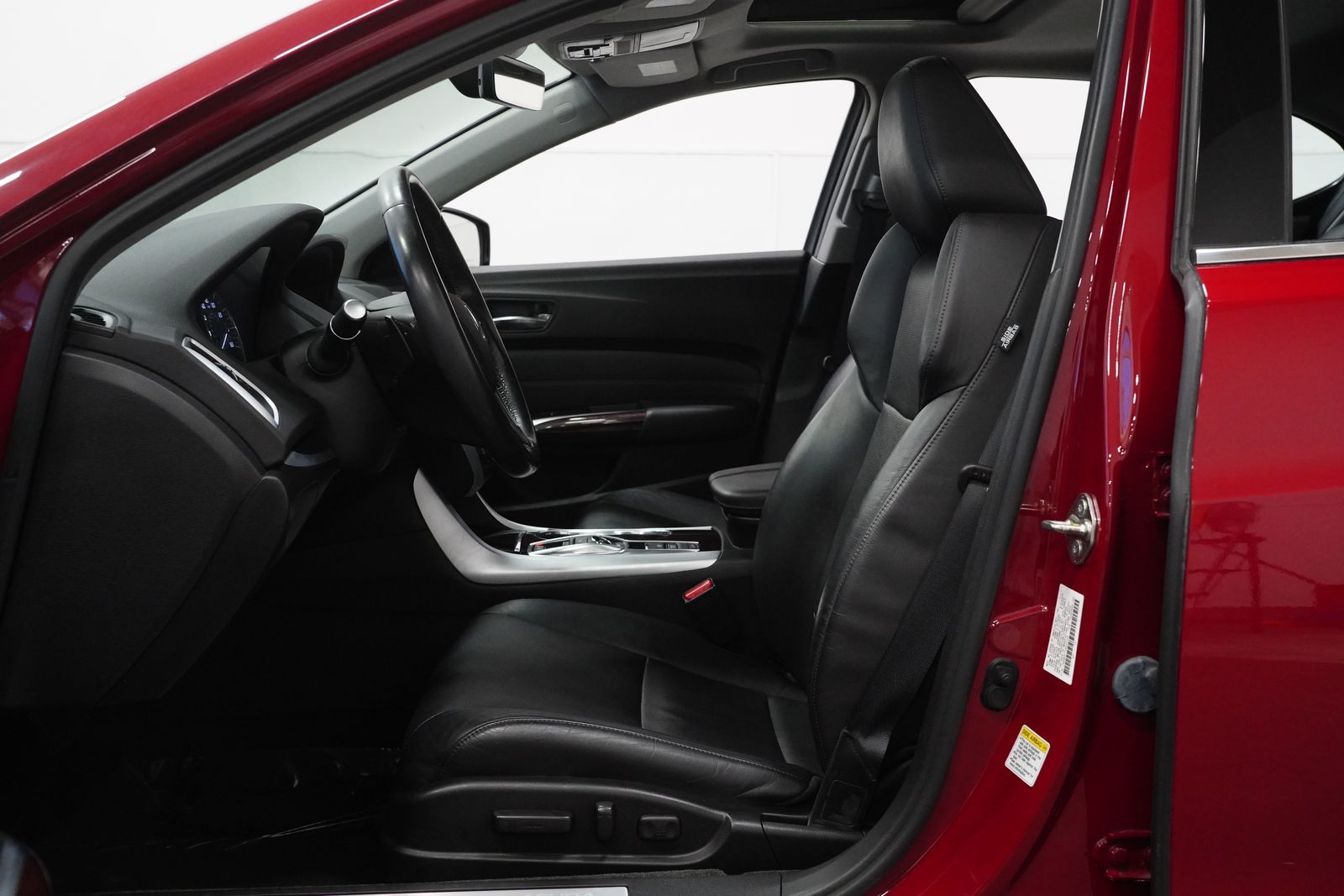 2017 Acura TLX SH-AWD Advance photo 2