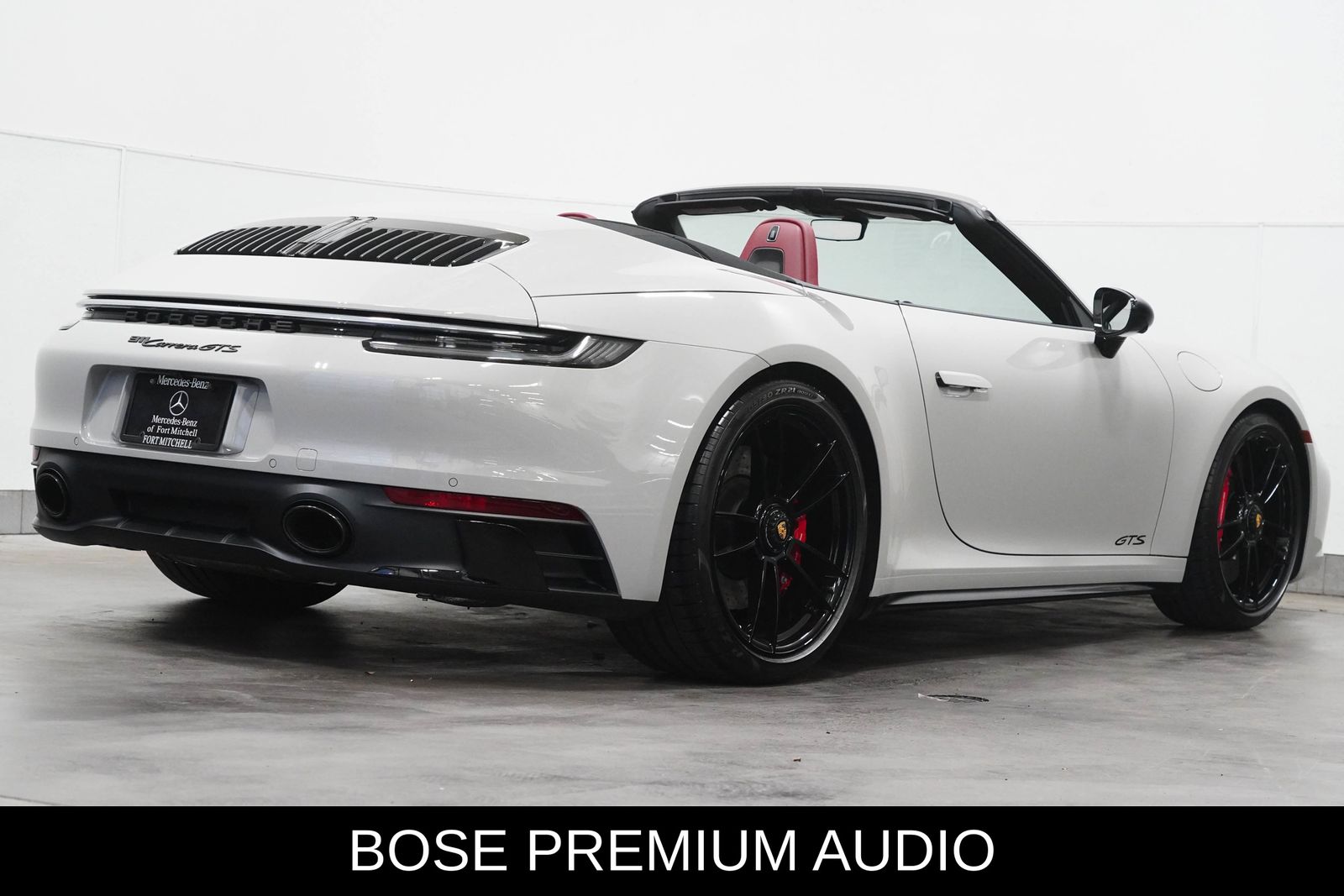 2023 Porsche 911 4S 4 GTS photo 4