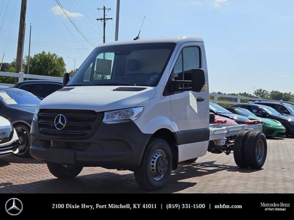 New 2024 Mercedes-Benz Sprinter 3500 XD Chassis Cab Chassis 144 WB Truck 144" WB RWD