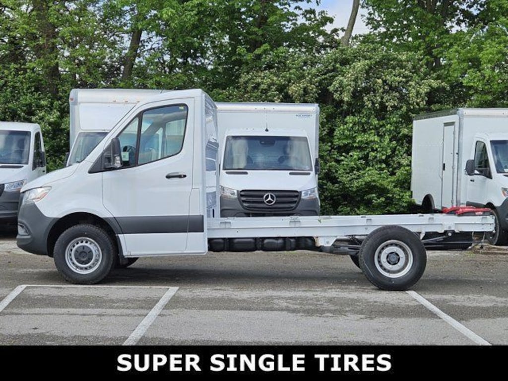 New 2024 Mercedes-Benz Sprinter 3500 Cab Chassis 144 WB Truck 144" WB RWD