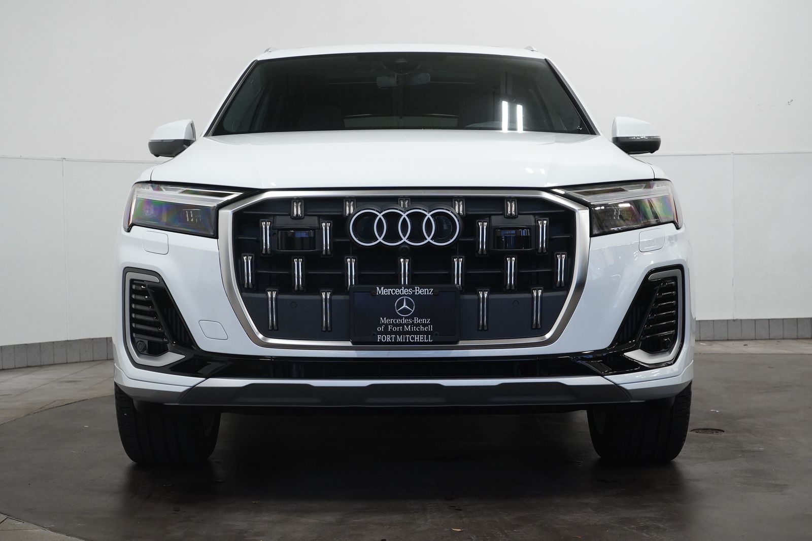 2025 Audi Q7 55 Premium Plus photo 3