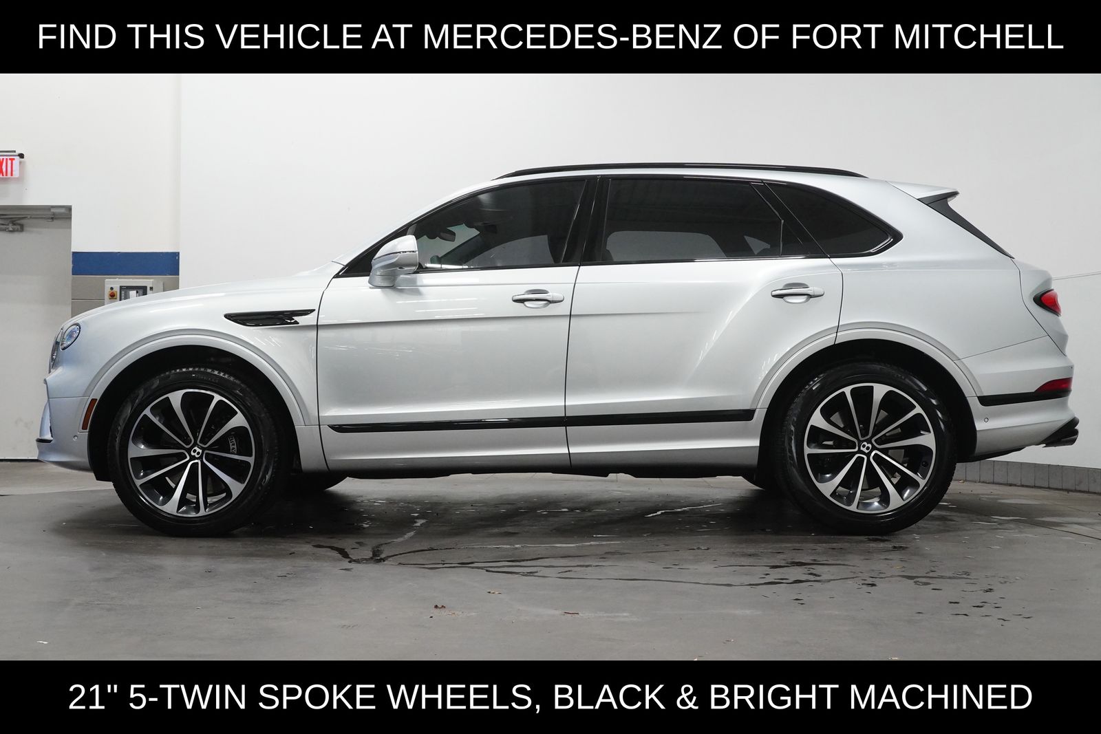 2023 Bentley Bentayga photo 4