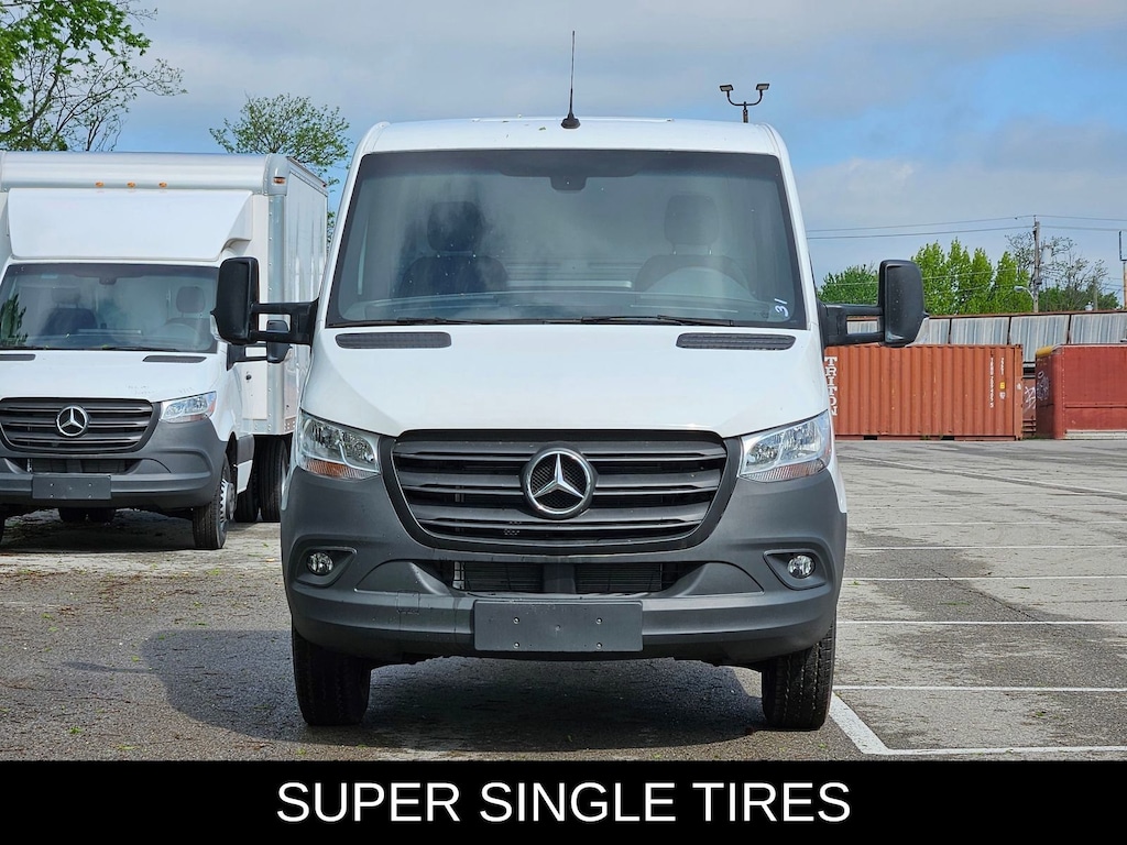 New 2024 Mercedes-Benz Sprinter 3500 Cab Chassis 144 WB Truck 144" WB RWD