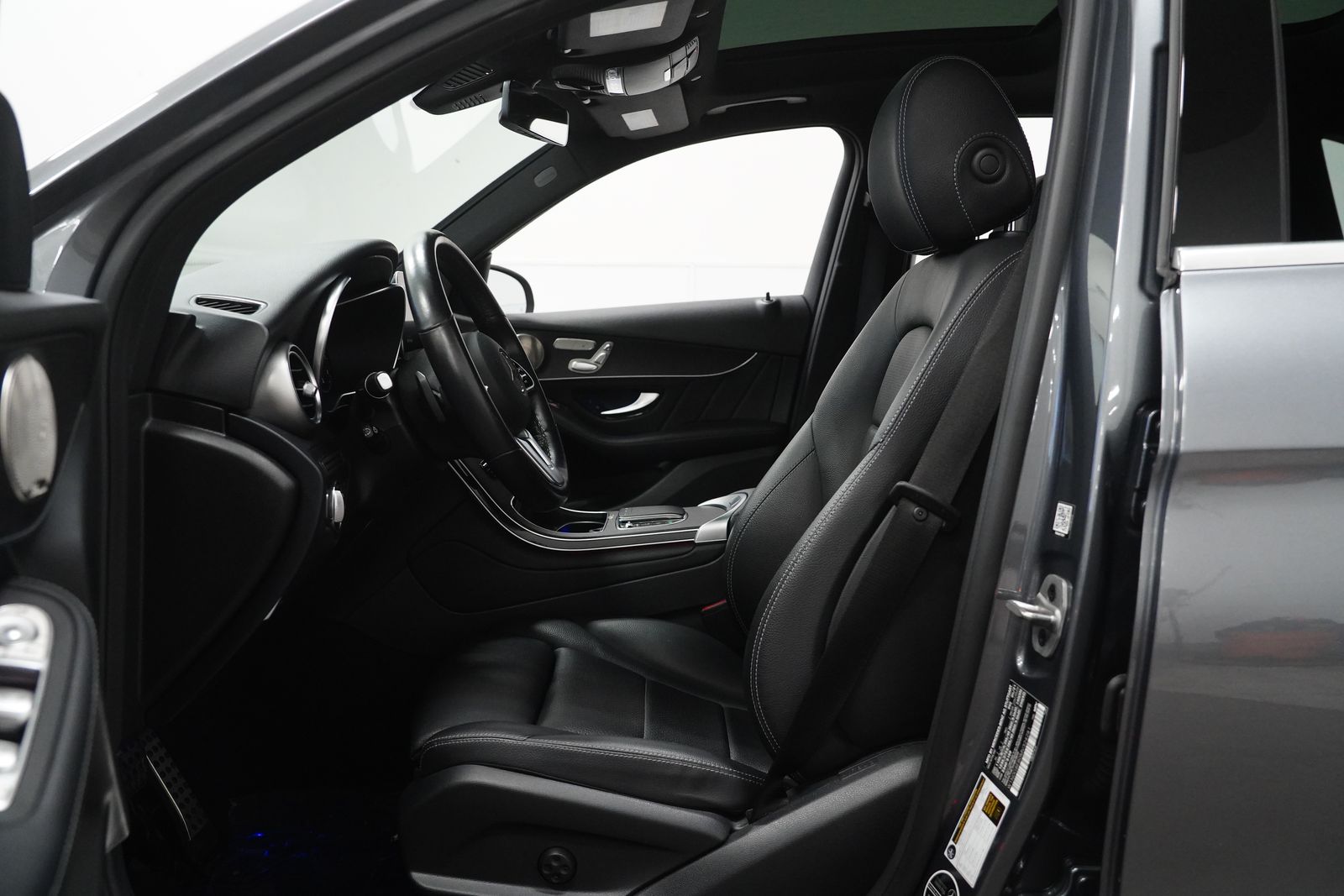 2021 Mercedes Benz GLC 300 4MATIC photo 2