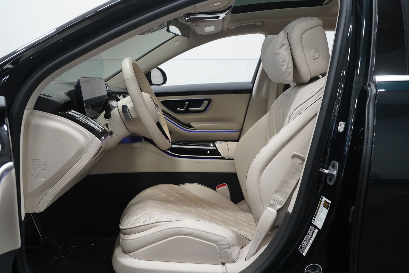 2023 Mercedes Benz S 580 4MATIC photo 2