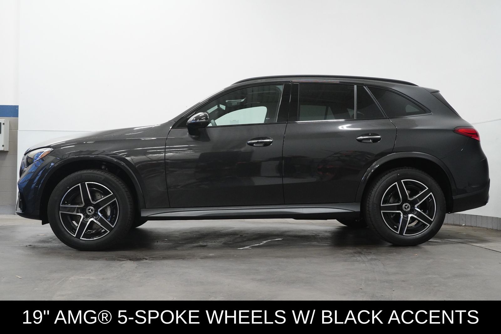 2026 Mercedes Benz GLC 300 4MATIC photo 4