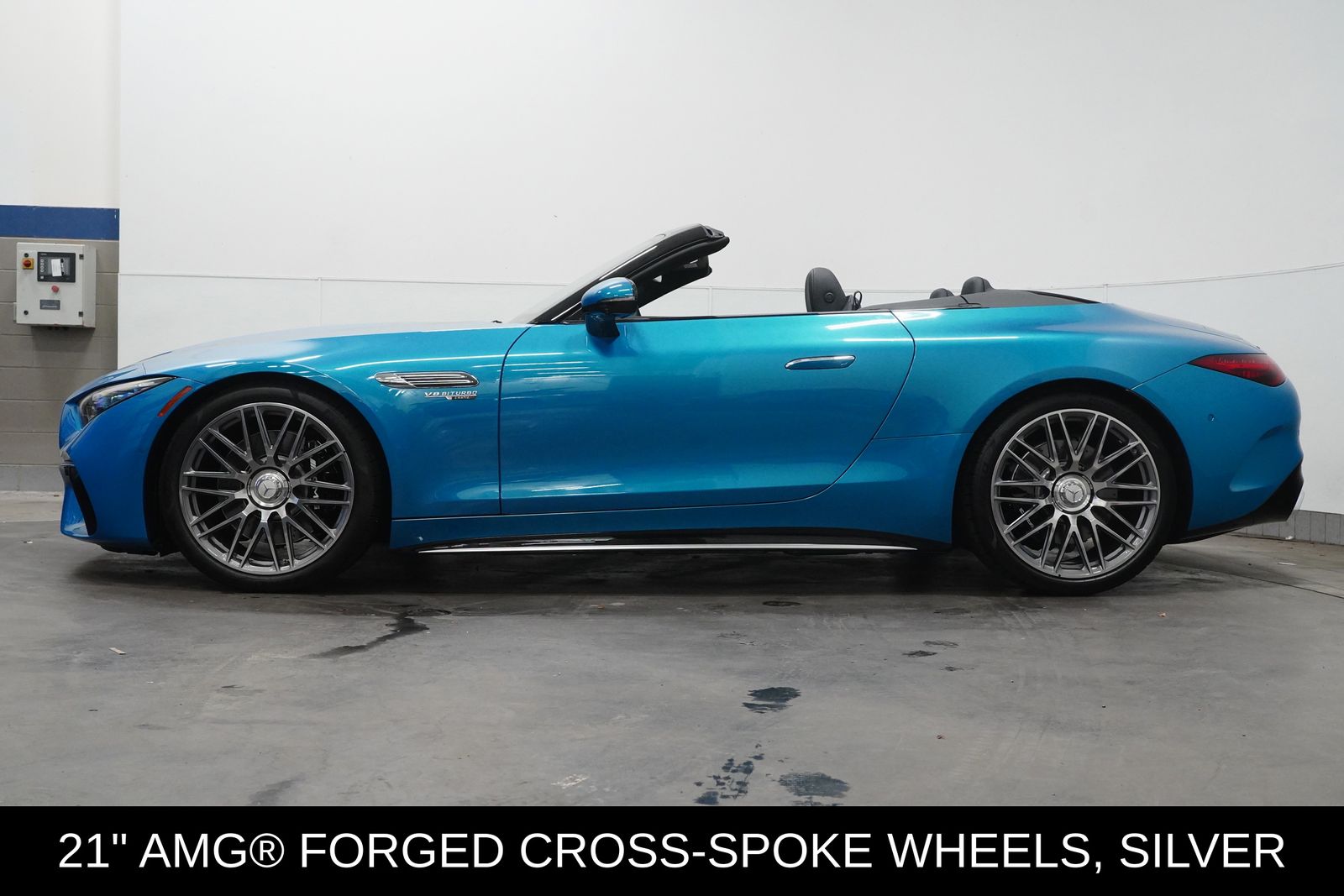 2024 Mercedes Benz SL AMG 63 photo 4