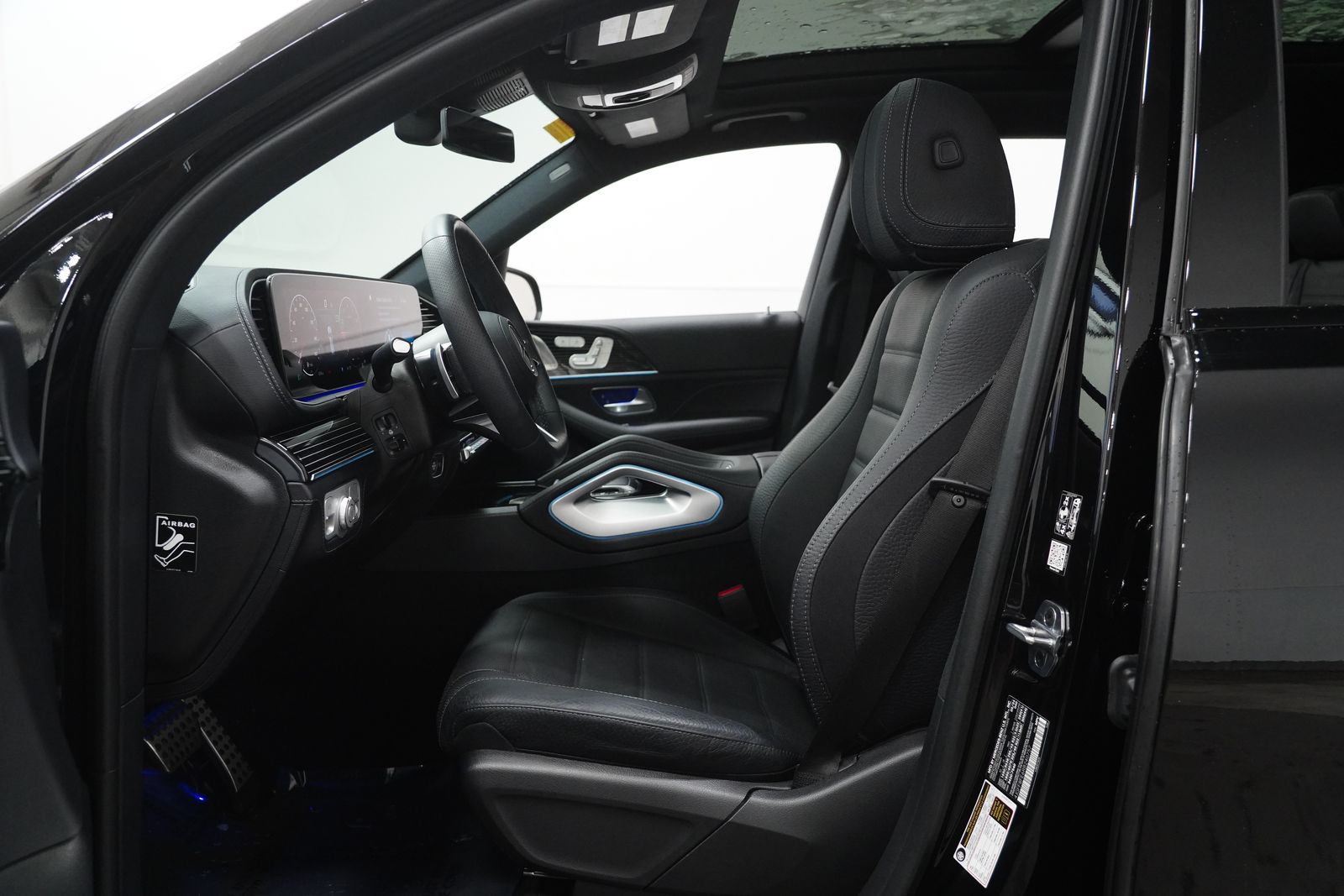 2024 Mercedes Benz GLS 580 photo 2