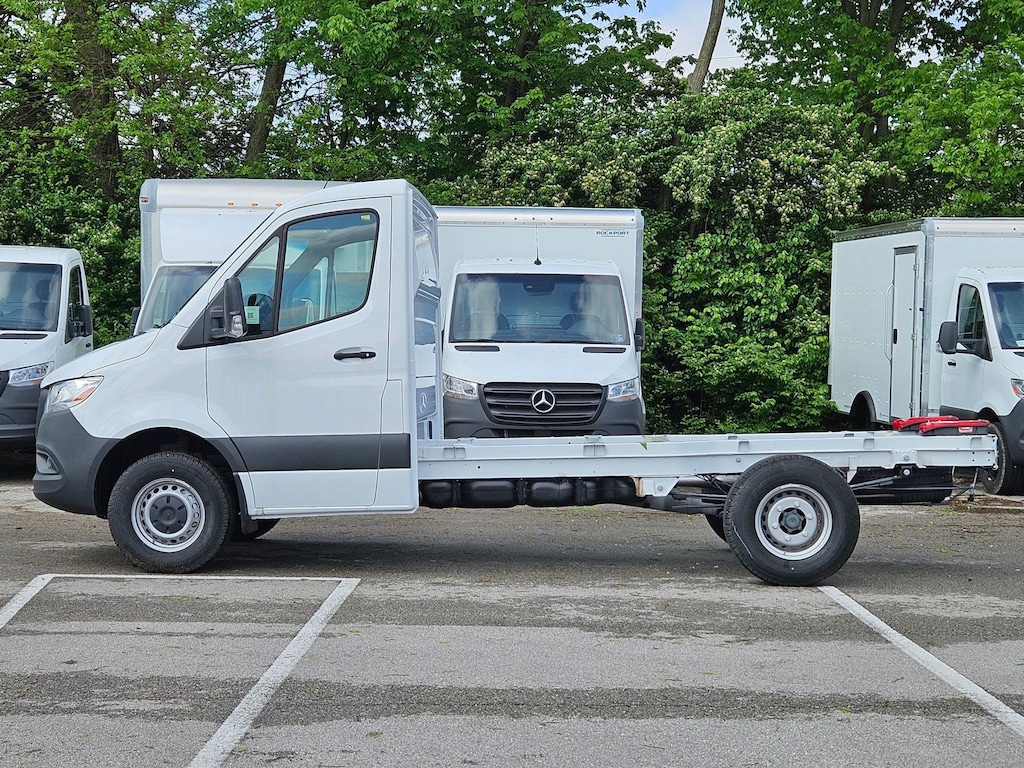 New 2024 Mercedes-Benz Sprinter 3500 Cab Chassis 144 WB Truck 144" WB RWD