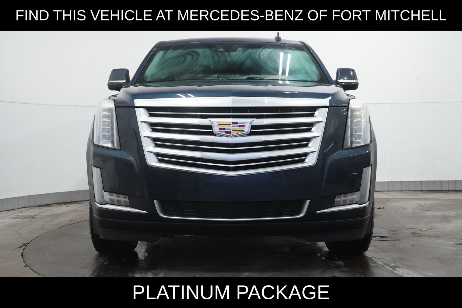 2018 Cadillac Escalade Platinum photo 3