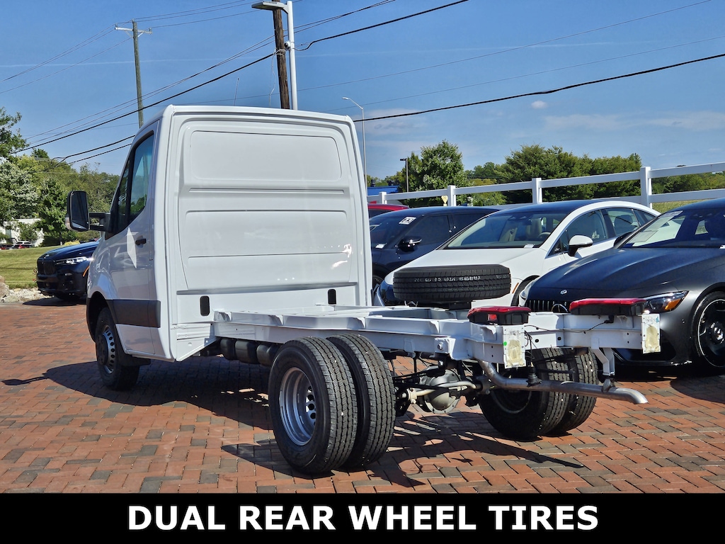 New 2024 Mercedes-Benz Sprinter 3500 XD Chassis Cab Chassis 144 WB Truck 144" WB RWD