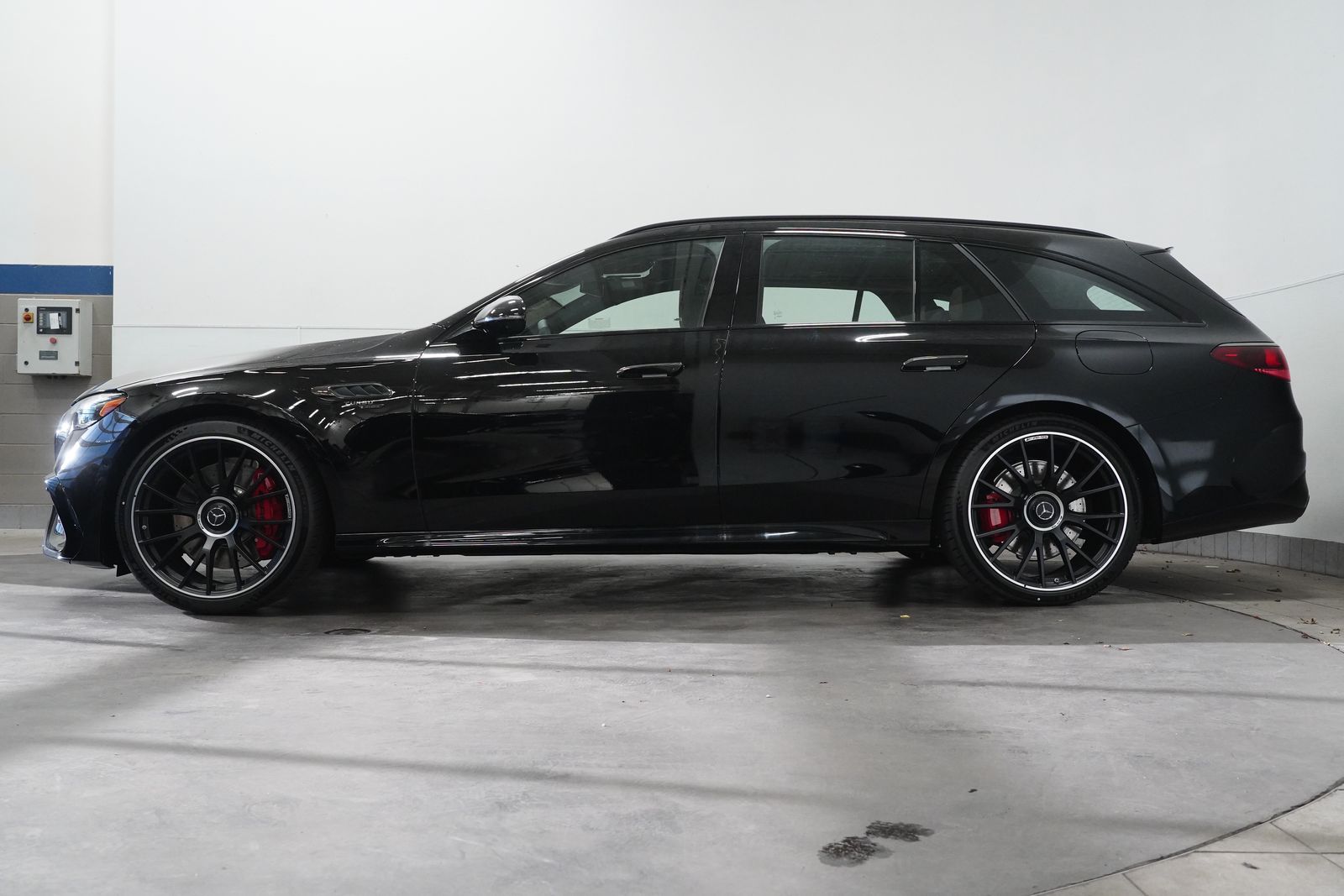 2026 Mercedes Benz E 53 AMG Wagon photo 3