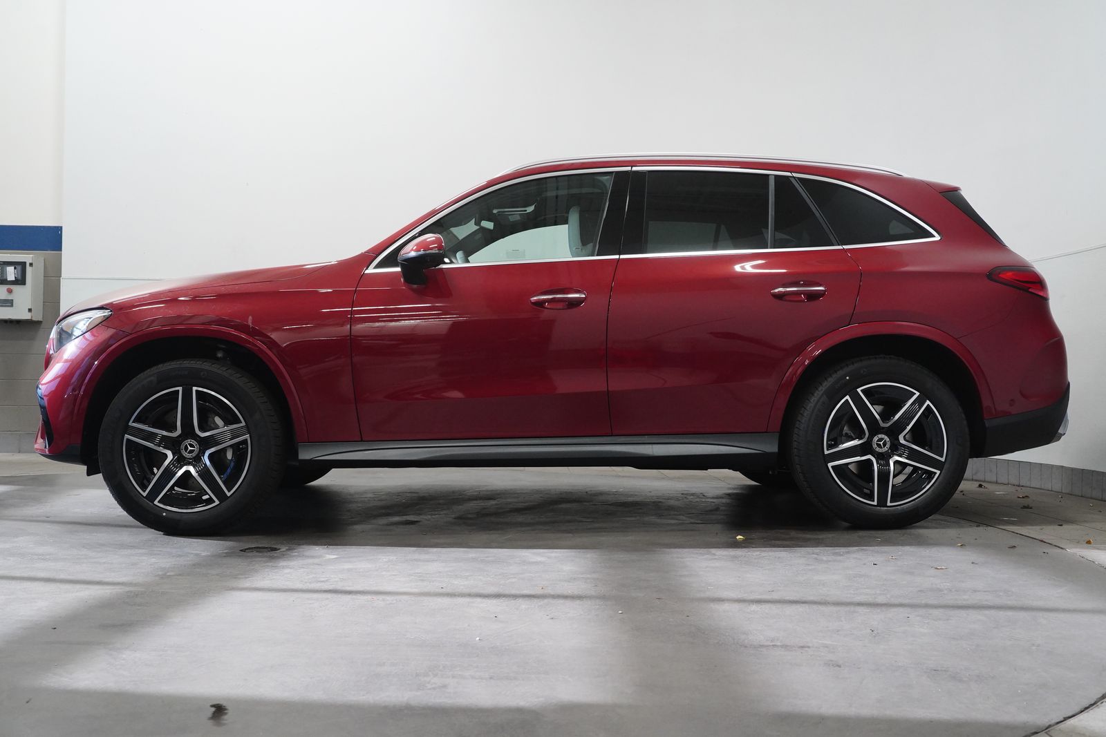 2026 Mercedes Benz GLC 300 4MATIC photo 4