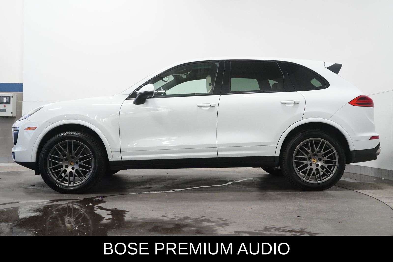 2018 Porsche Cayenne Platinum Edition photo 3