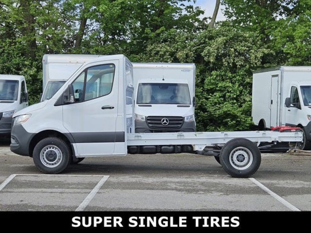 New 2024 Mercedes-Benz Sprinter 3500 XD Chassis Cab Chassis 144 WB Truck 144" WB RWD