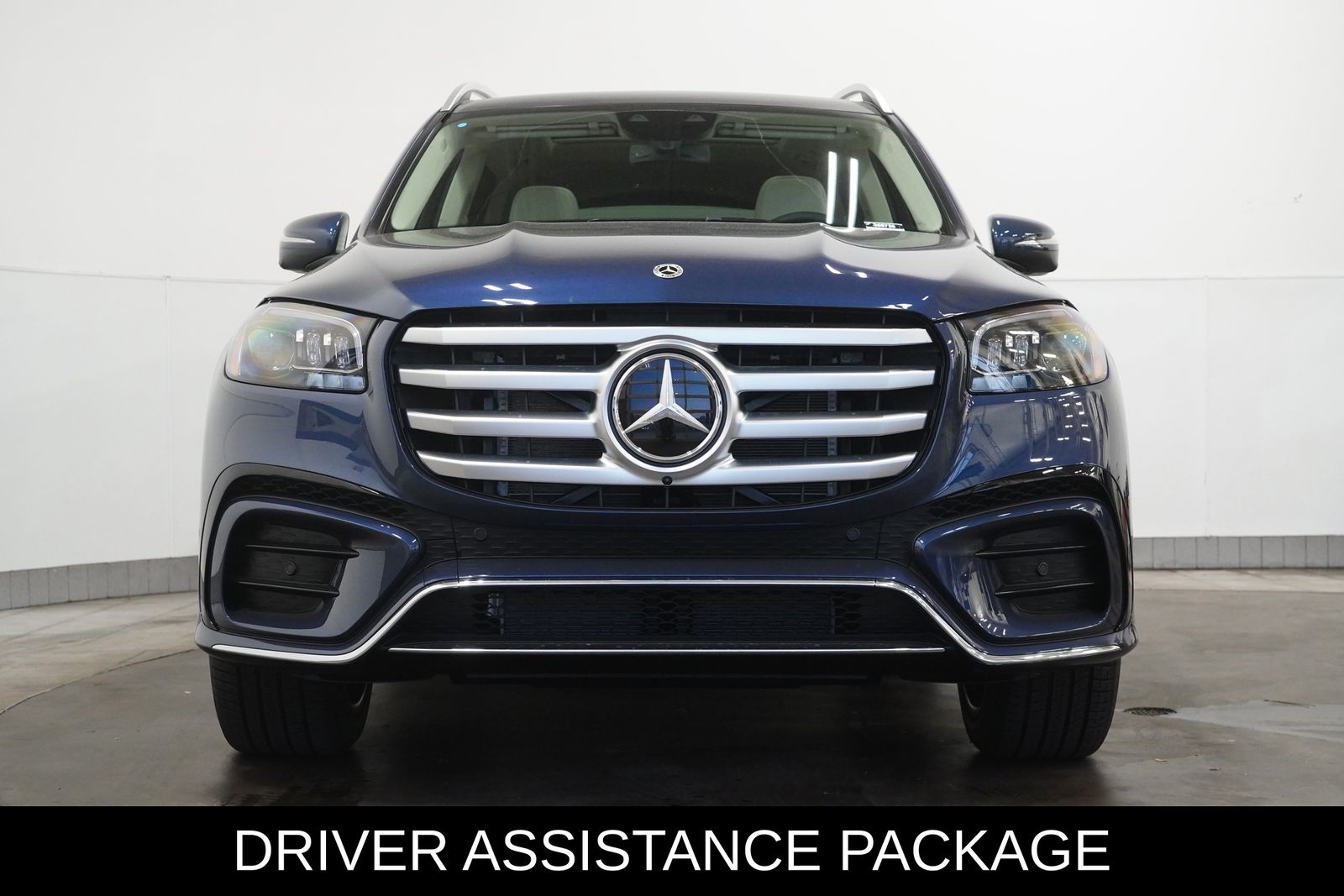 2026 Mercedes Benz GLS 450 4MATIC photo 3