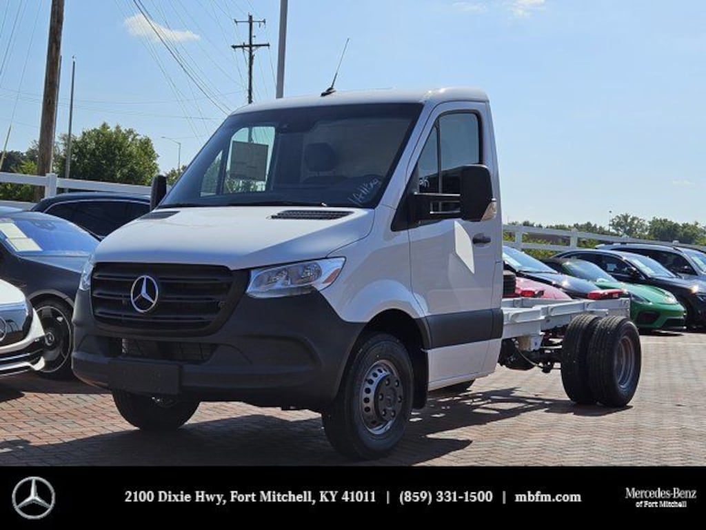 New 2024 Mercedes-Benz Sprinter 3500 XD Chassis Cab Chassis 144 WB Truck 144" WB RWD