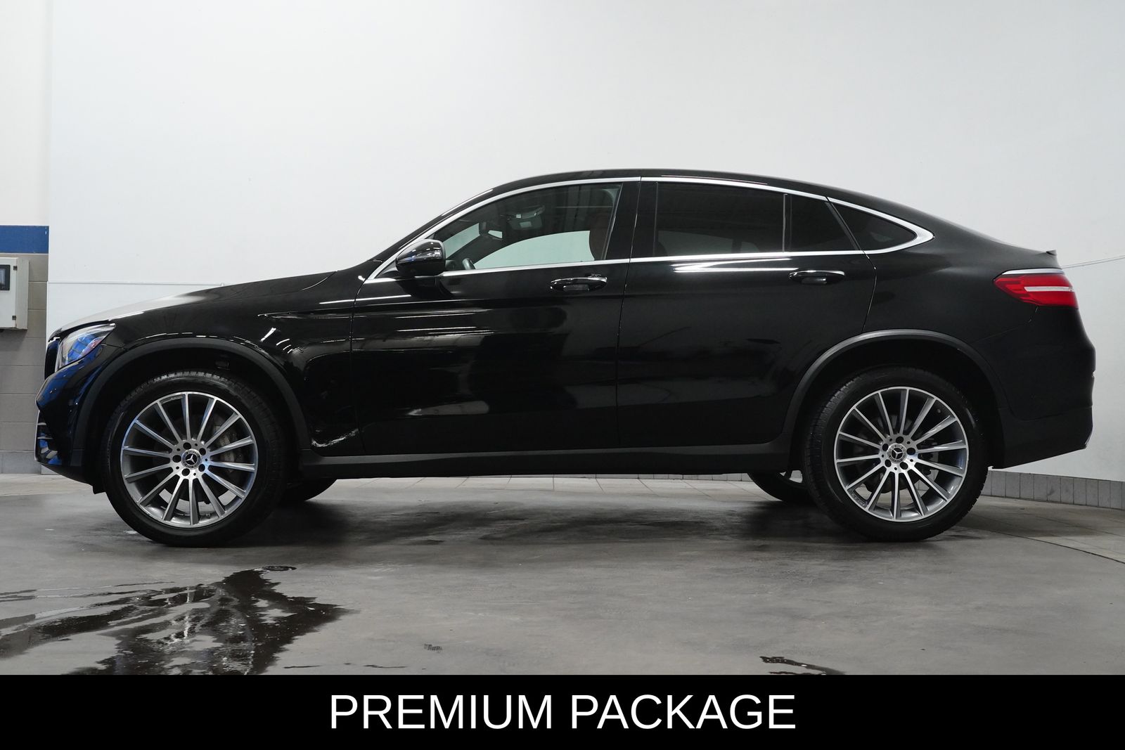 2019 Mercedes Benz GLC 300 4MATIC Coupe photo 3