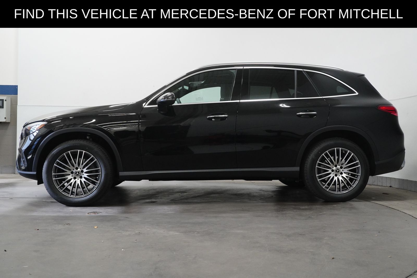 2026 Mercedes Benz GLC 300 4MATIC photo 2