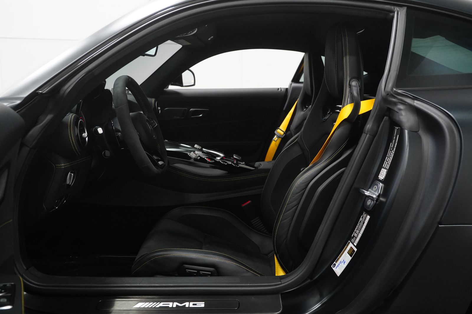 2019 Mercedes Benz AMG GT R photo 2