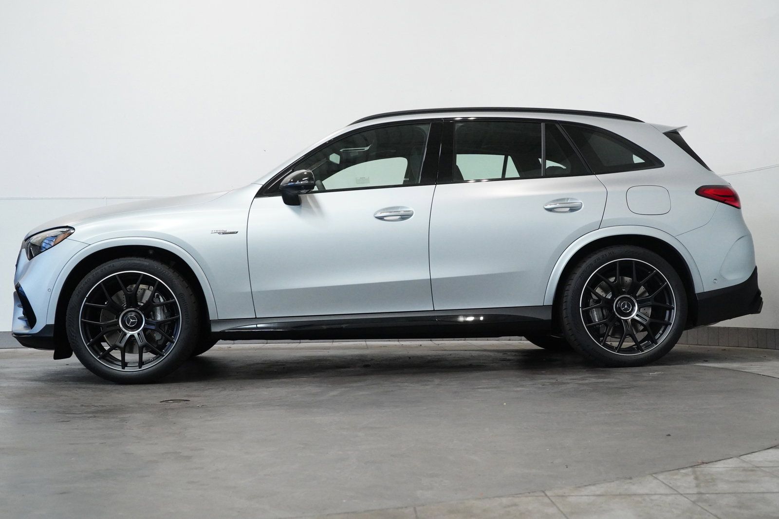 2025 Mercedes Benz GLC AMG 63 S E PERFORMANCE photo 3