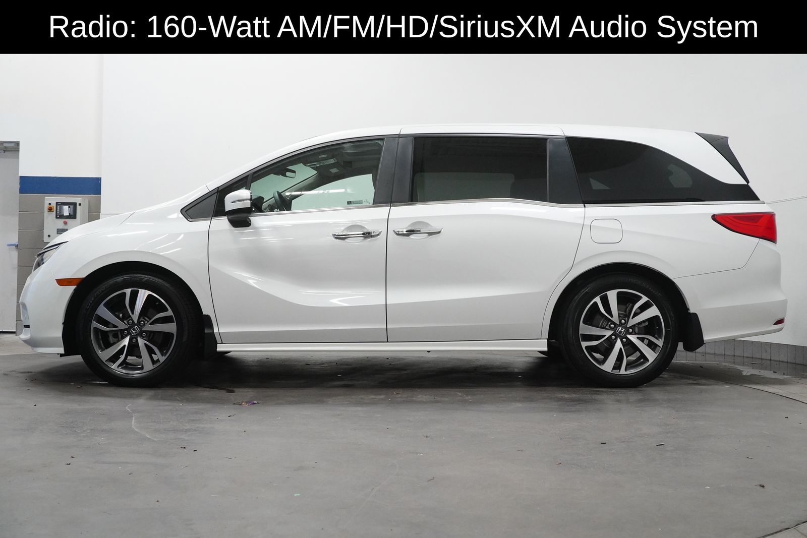 2023 Honda Odyssey Touring photo 4