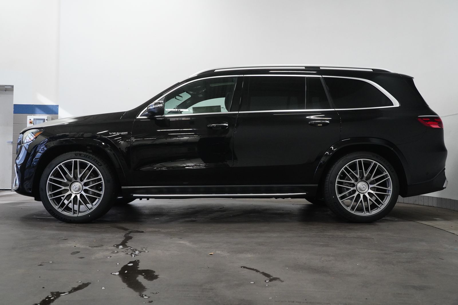 2026 Mercedes Benz GLS 63 AMG photo 4