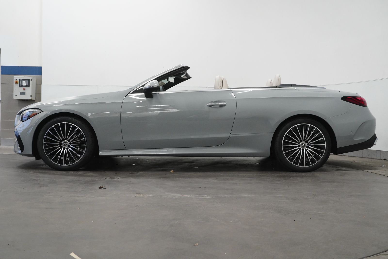 2026 Mercedes Benz CLE 300 4MATIC photo 4