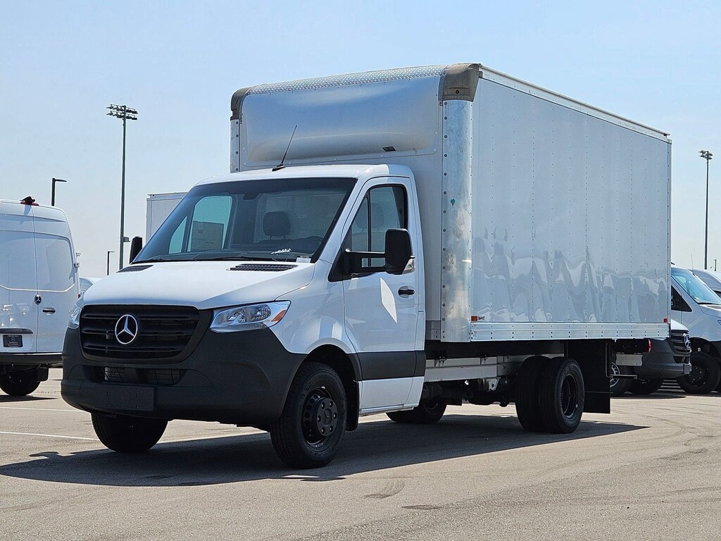 New 2024 Mercedes-Benz Sprinter 4500 Chassis Standard Roof Truck
