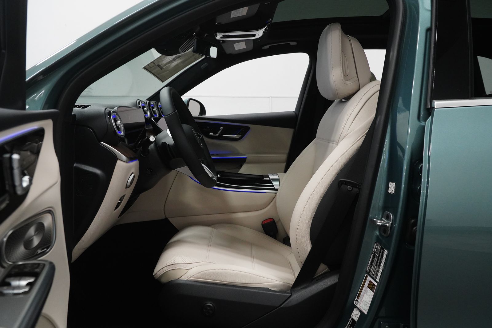 2026 Mercedes Benz GLC 300 4MATIC photo 2